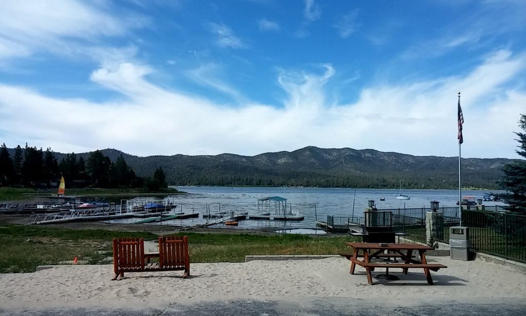Big Bear Lakefront Lodge Exterior photo